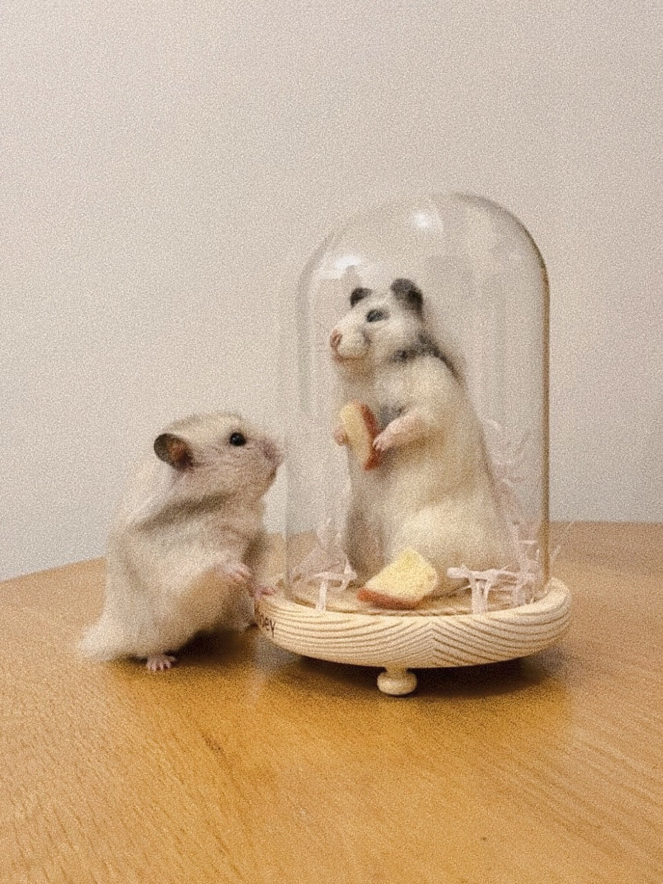 Syrian Hamster Wool Felt Portrait｜寵物客製化熊仔鼠｜仿真擬真熊仔鼠包玻璃罩羊毛氈訂製｜寵物紀念（50％訂金）｜香港女生的羊毛氈小店